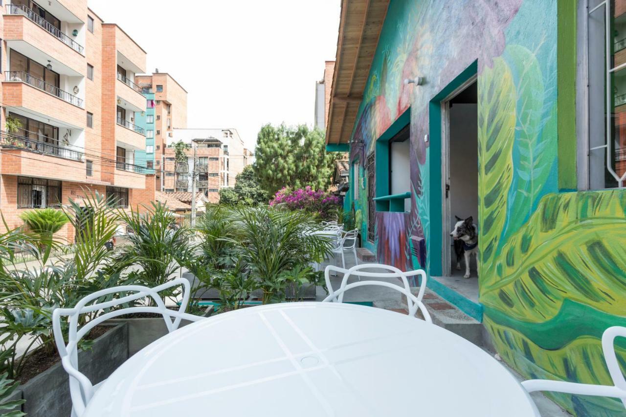 Gaston Coliving Hostel Medellin Exterior photo